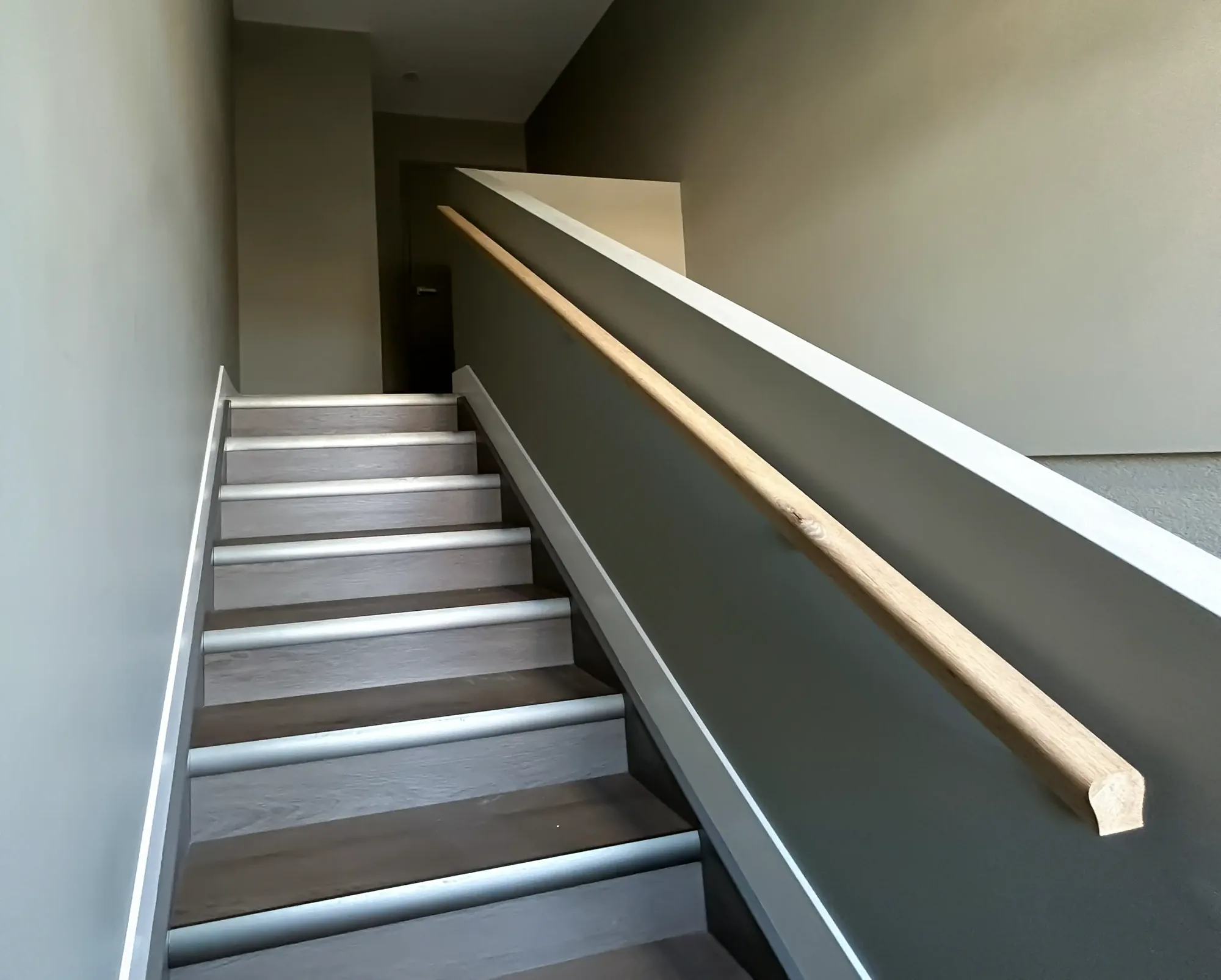 1485 Erie St Apartments, Stairs
